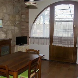Alloggio per agriturismo La Canonica, San Giovanni dʼAsso